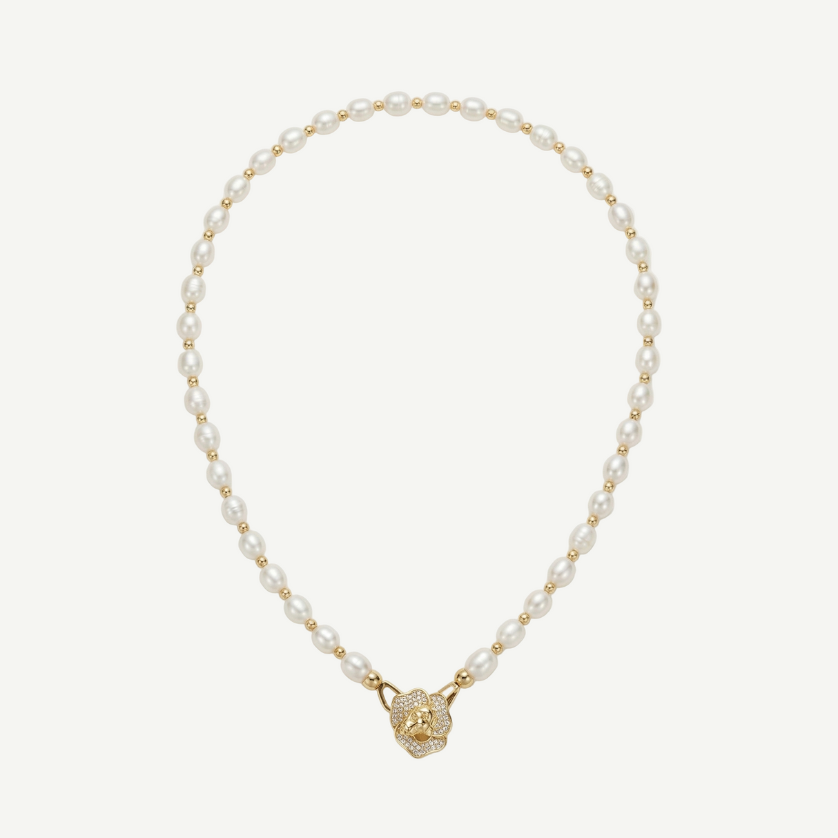 Collar de perlas freshwater naturales 6.5–7.5 mm calidad A/A- con cierre dorado y diseño clásico minimalista.