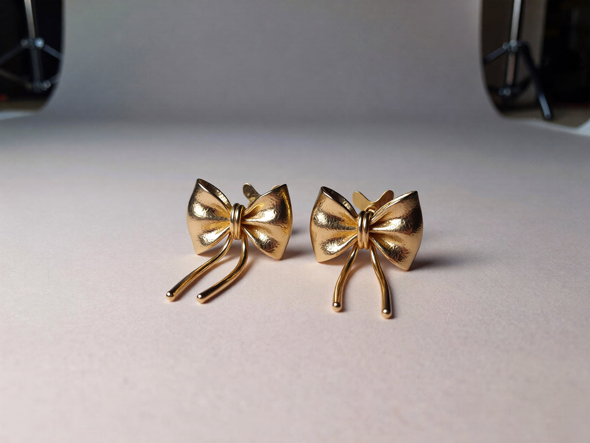 Pendientes Lazo Dorado – Bow Gold Studs