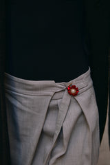 Broche Flor Escarlata · Cristales Rojos