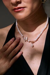 Collar de Perlas de Agua Dulce en Mariposa