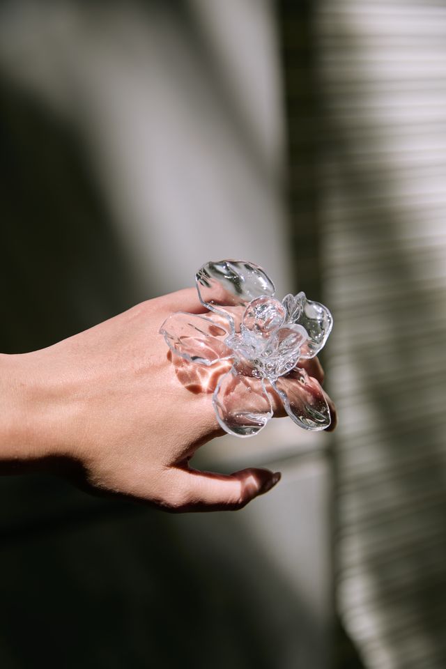 Anillo Magnolia Transparente - Basoie Concept